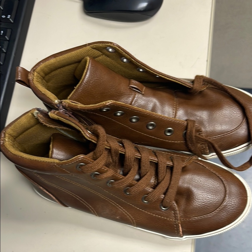 RN# 17730,  Cat & jack Side Zipper Shoes